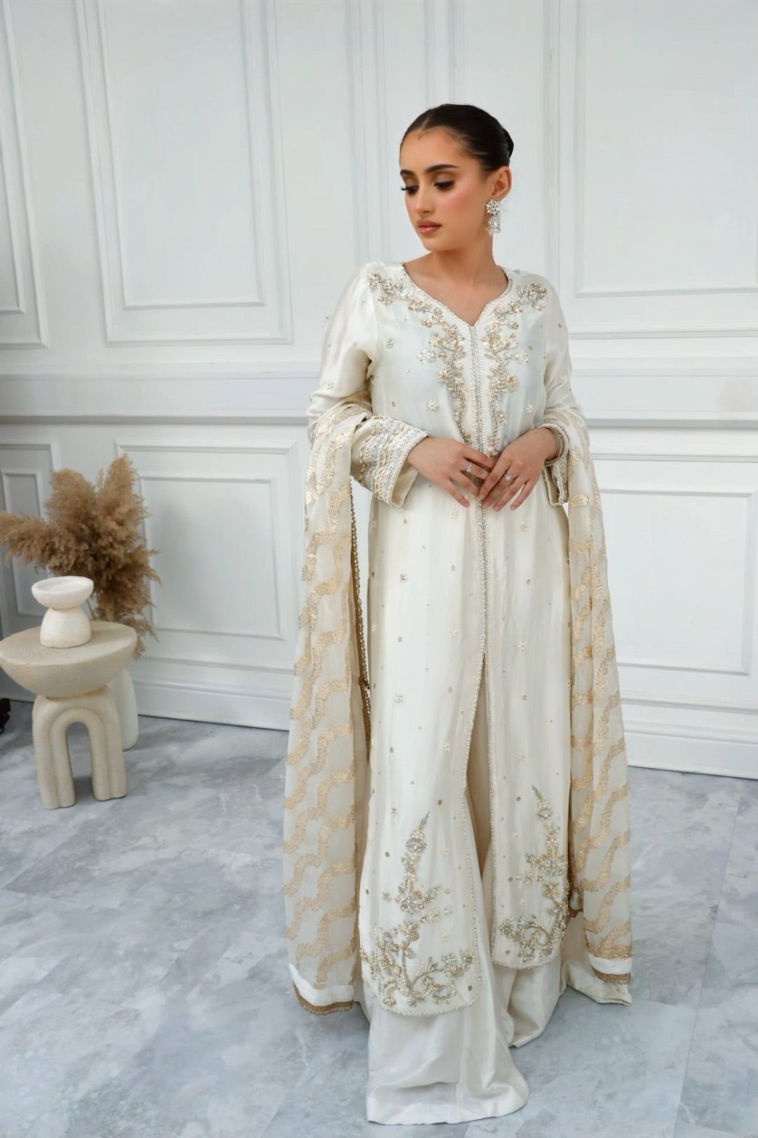GAJRA - Ivory Kameez Nikkah Pakistani wedding dresses XS GAJRA - Ivory Kameez Nikkah Pakistani wedding dresses XS