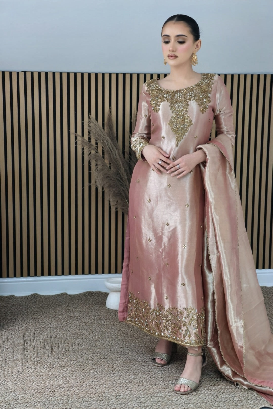 Sofia - Rose Gold Kameez Pakistani Partywear Dresses XL 49" Kameez Length Sofia - Rose Gold Kameez Pakistani Partywear Dresses XL 49" Kameez Length